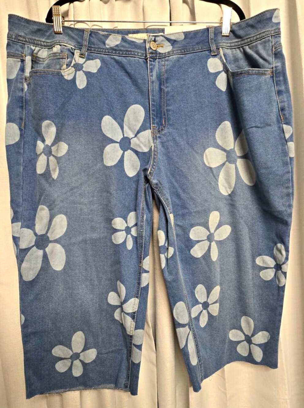 Cato Plus Size 22W Denim Girlfriend Flowers High Rise Blue White Frayed